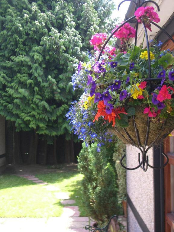 Kings Paget Hotel West Drayton  ภายนอก รูปภาพ