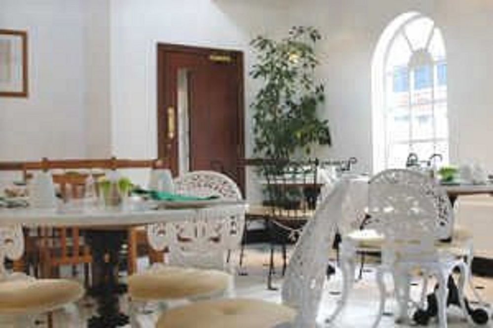 Kings Paget Hotel West Drayton  ภายนอก รูปภาพ