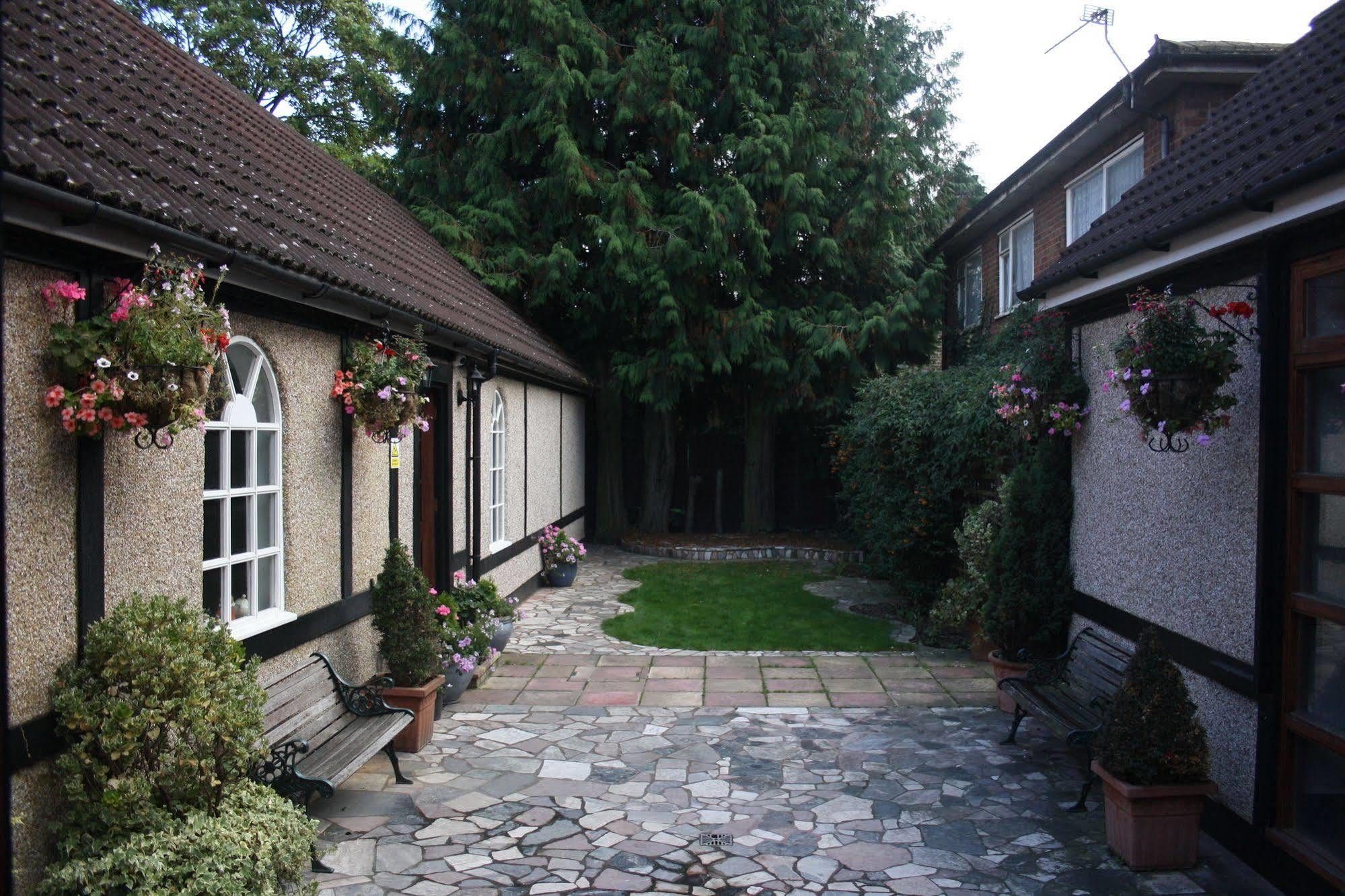Kings Paget Hotel West Drayton  ภายนอก รูปภาพ