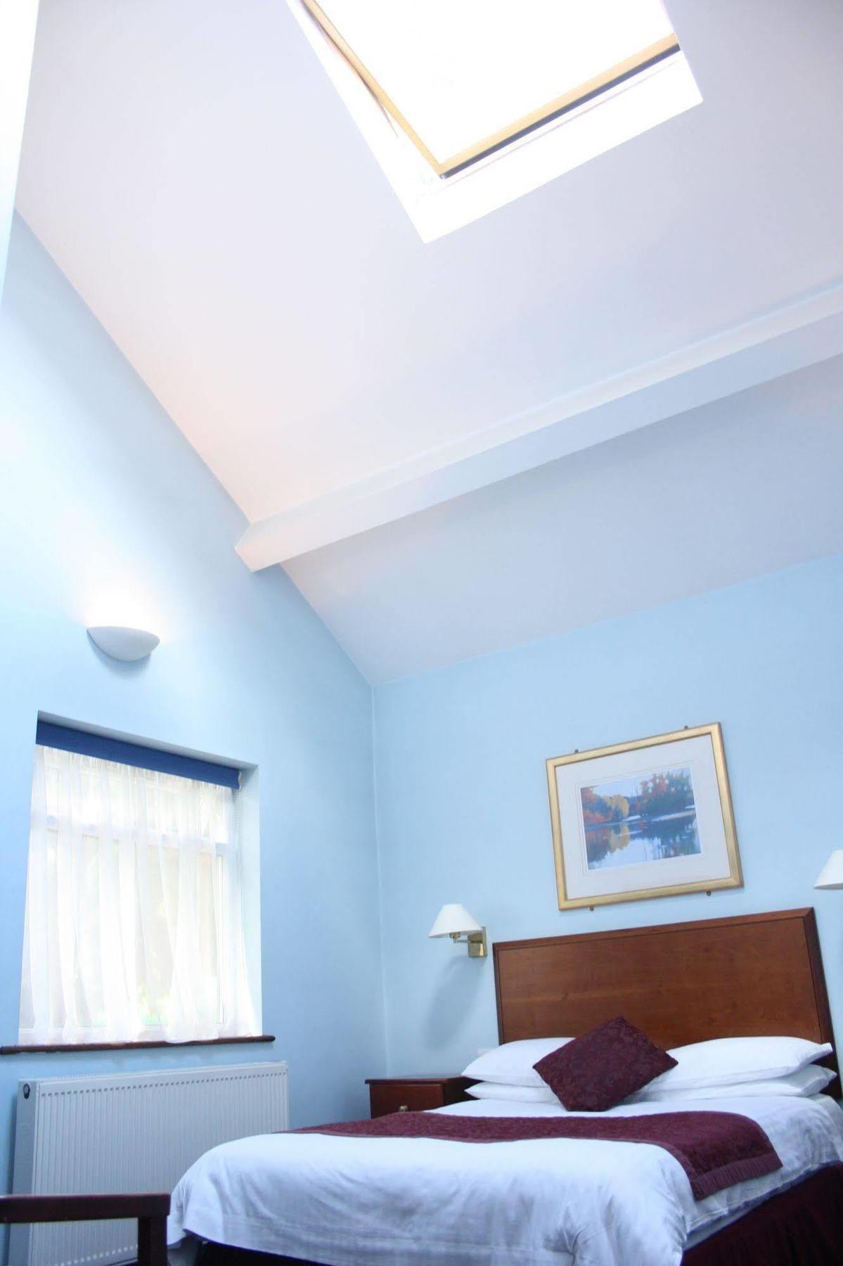 Kings Paget Hotel West Drayton  ภายนอก รูปภาพ