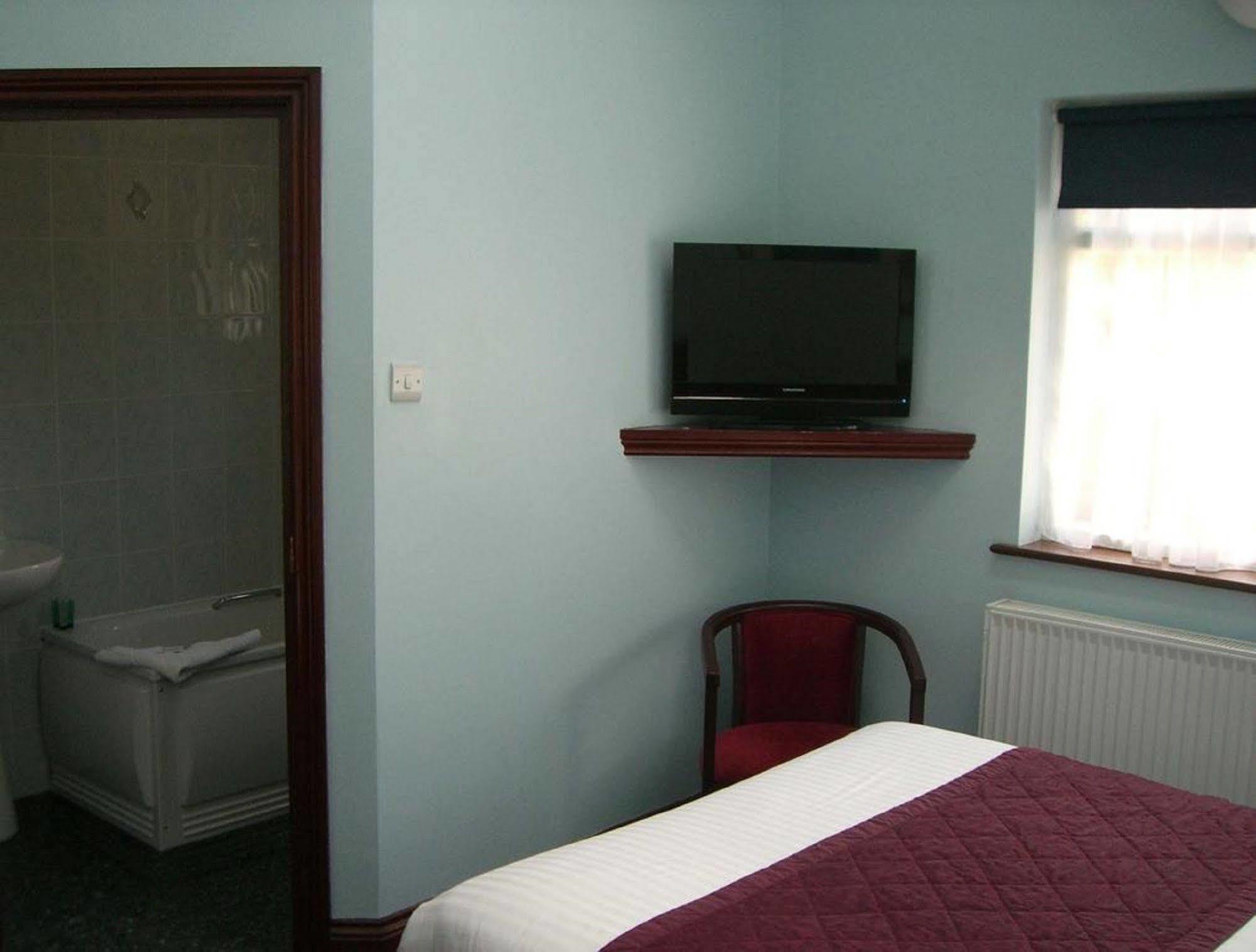 Kings Paget Hotel West Drayton  ภายนอก รูปภาพ