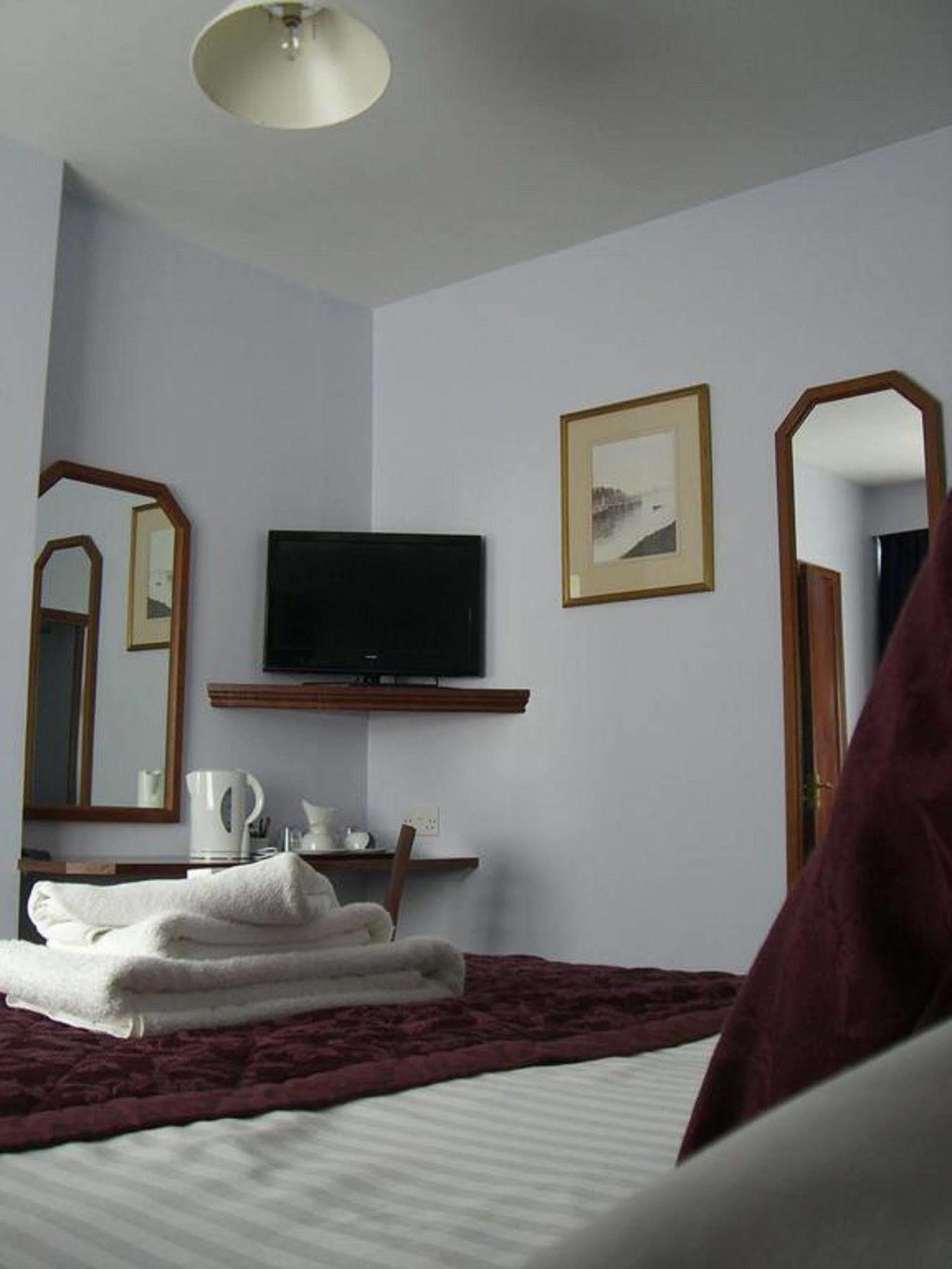 Kings Paget Hotel West Drayton  ภายนอก รูปภาพ